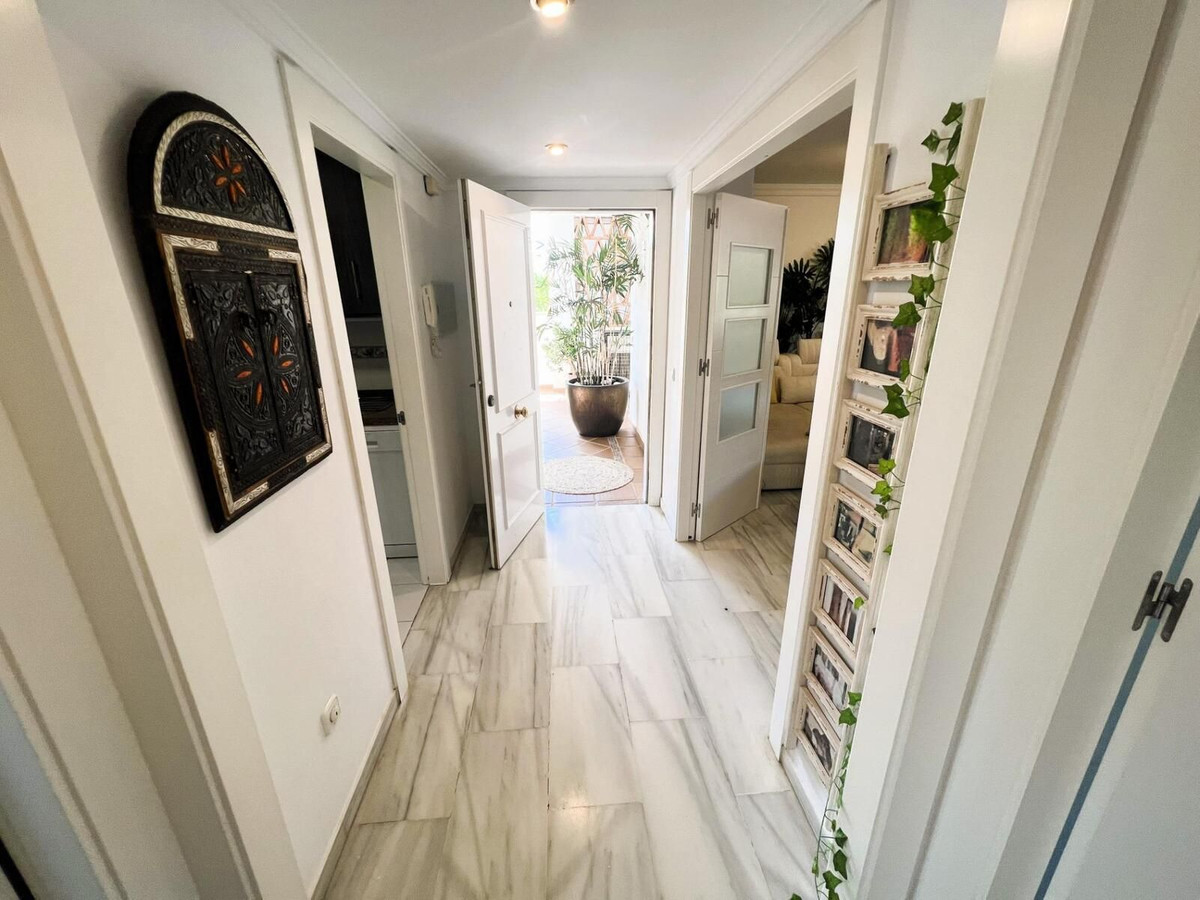 Apartment for sale in Marbella | 2 bedrooms H4802284