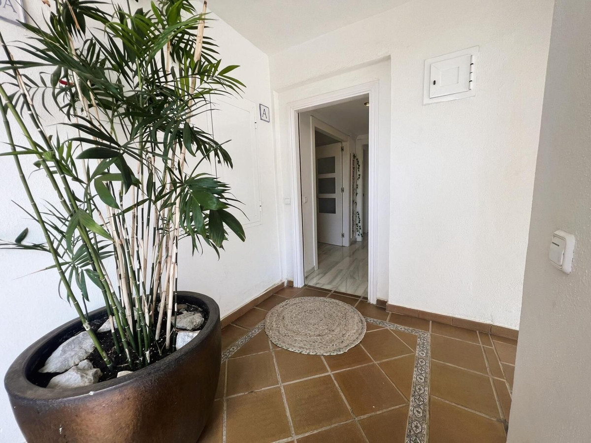 Apartment for sale in Marbella | 2 bedrooms H4802284