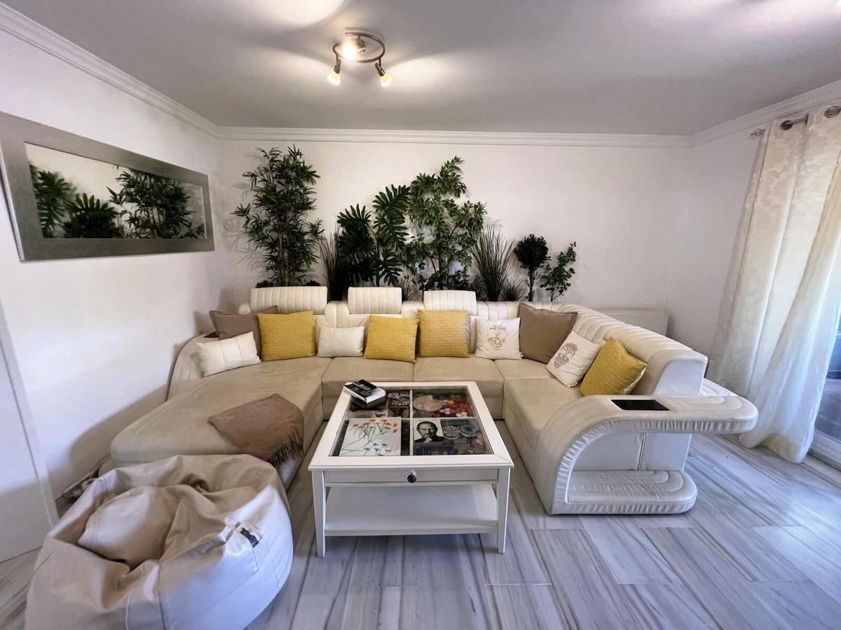 Apartment for sale in Marbella | 2 bedrooms H4802284