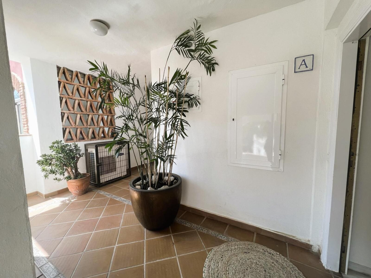 Apartment for sale in Marbella | 2 bedrooms H4802284
