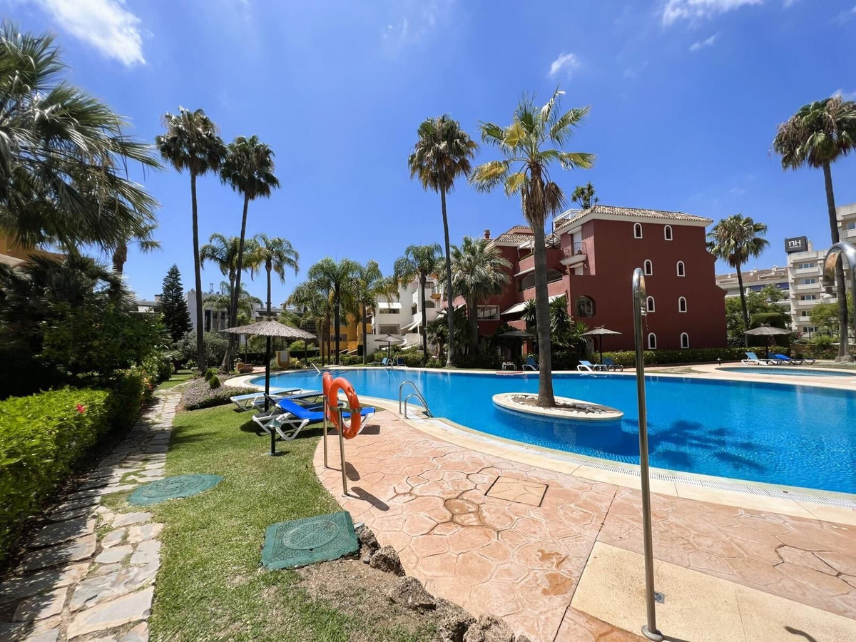 Apartment for sale in Marbella | 2 bedrooms H4802284