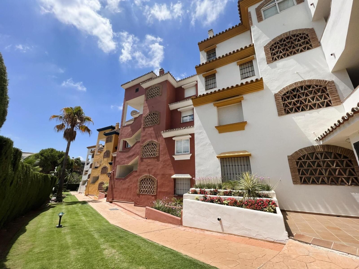 Apartment for sale in Marbella | 2 bedrooms H4802284
