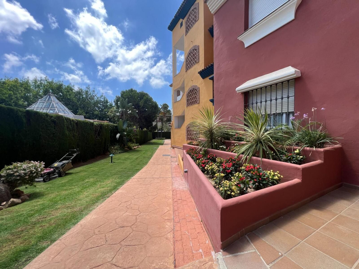 Apartment for sale in Marbella | 2 bedrooms H4802284