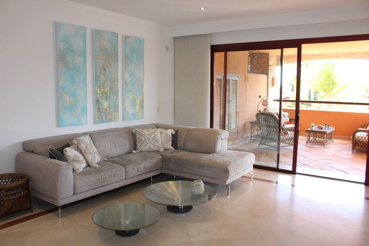 Tussenverdieping Appartement in Bahía de Marbella-8