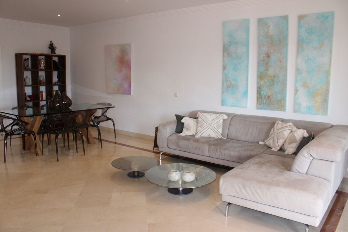 Tussenverdieping Appartement in Bahía de Marbella-9