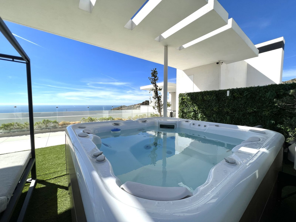 Property main view 33