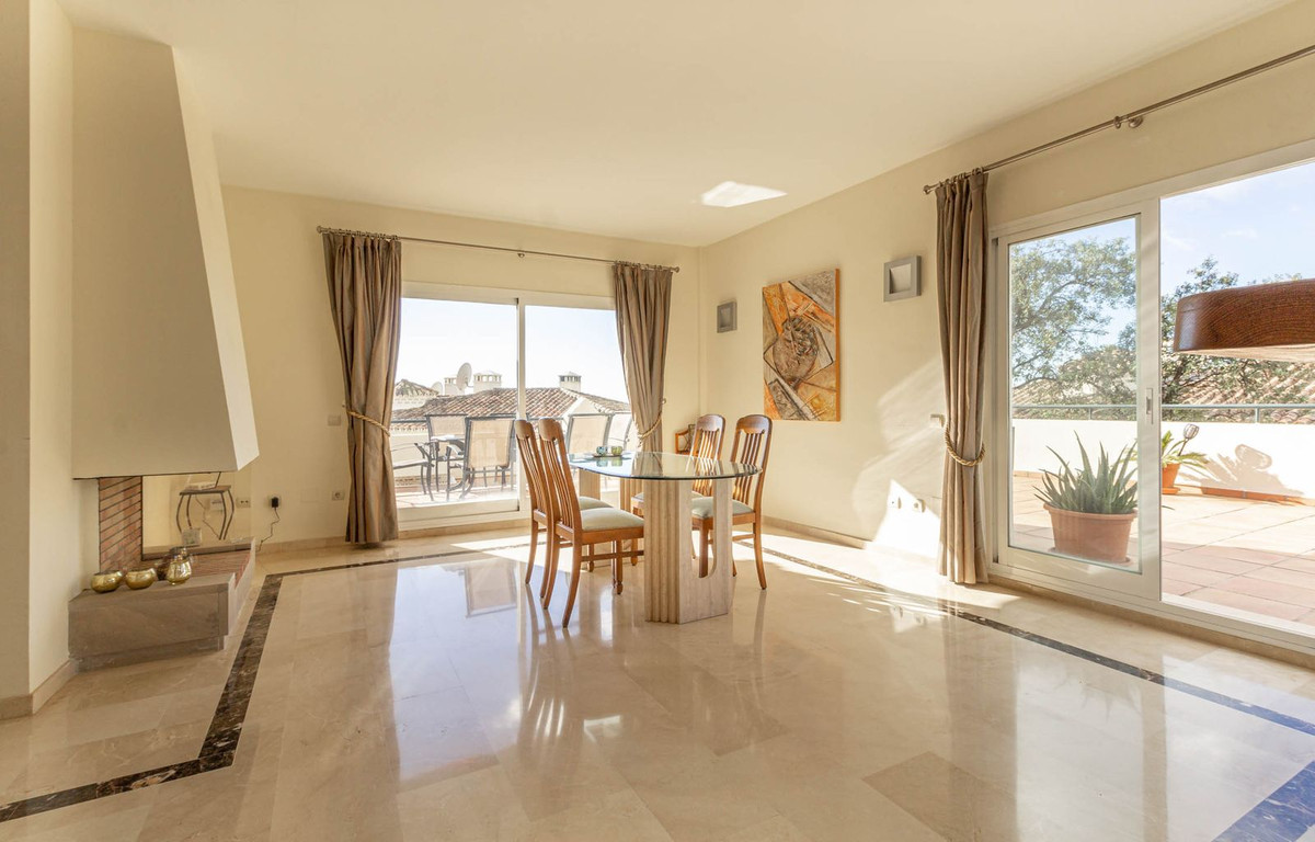 Penthouse in Artola-9