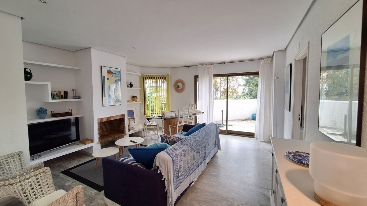 Tussenverdieping Appartement in Elviria-3