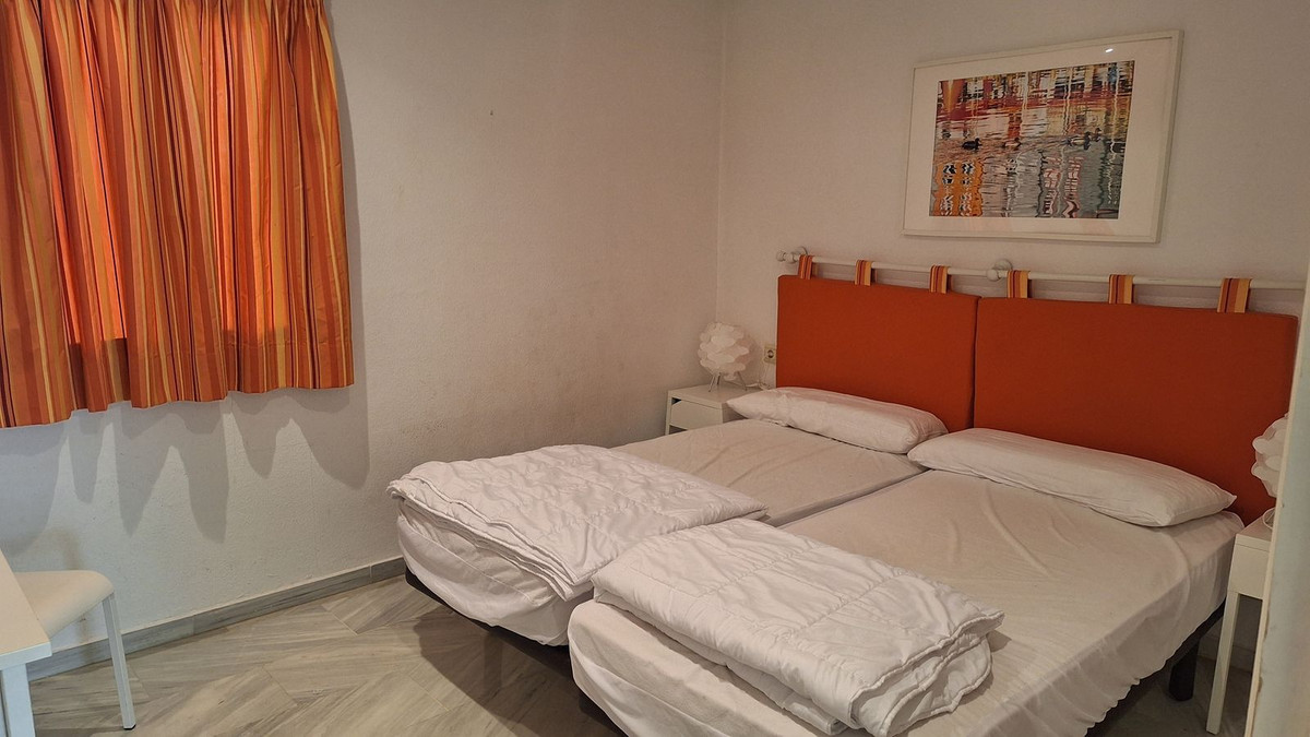 Tussenverdieping Appartement in Elviria-5
