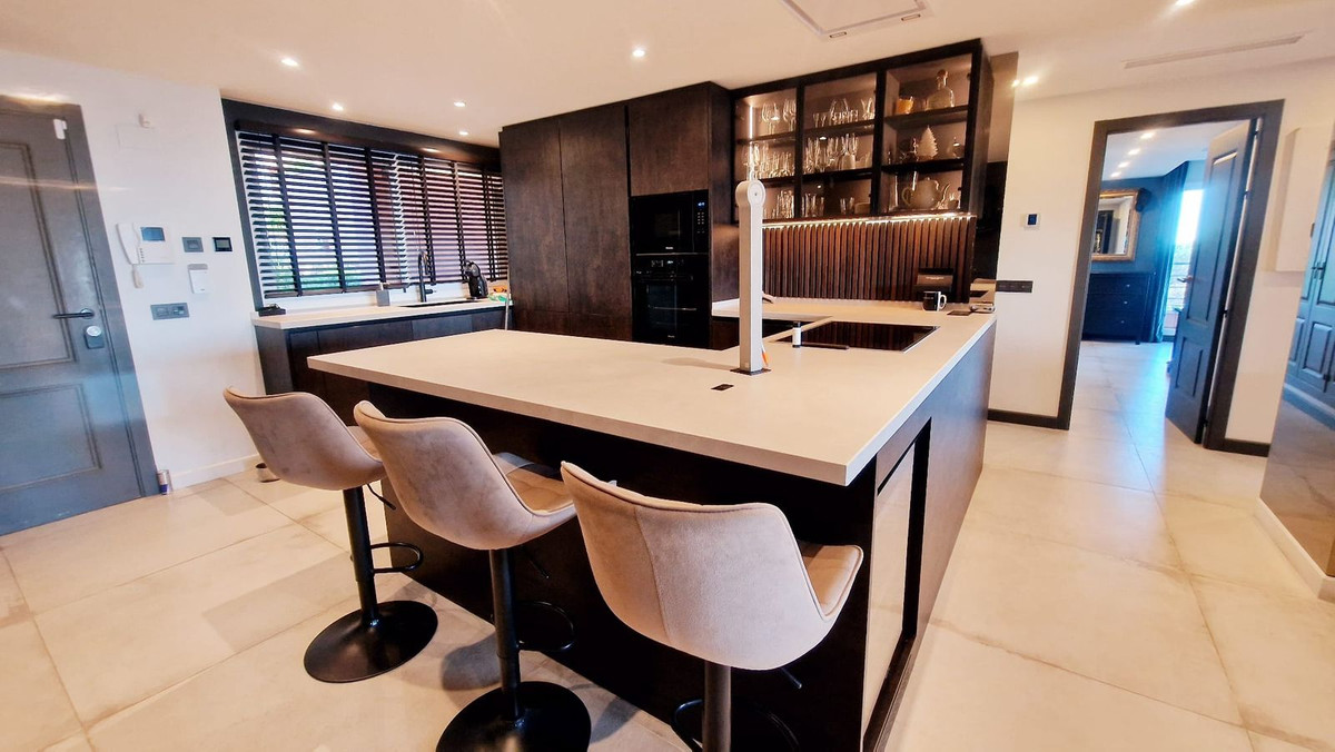 Appartement te koop in Marbella | 4 slaapkamers H4995283