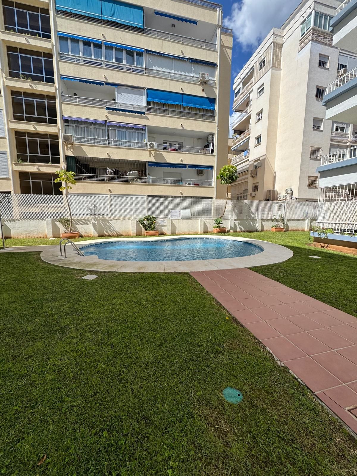 Begane grond appartement in Marbella-8