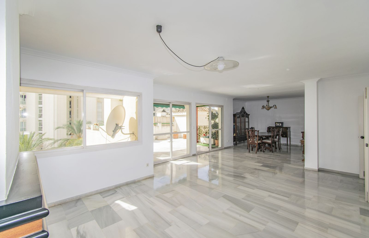 Penthouse te koop in Marbella | 4 slaapkamers H5004457
