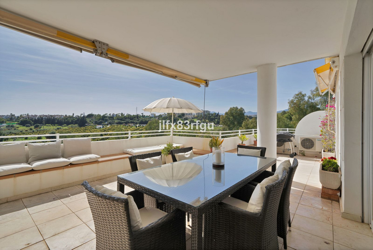 Tussenverdieping Appartement in Guadalmina Alta-12