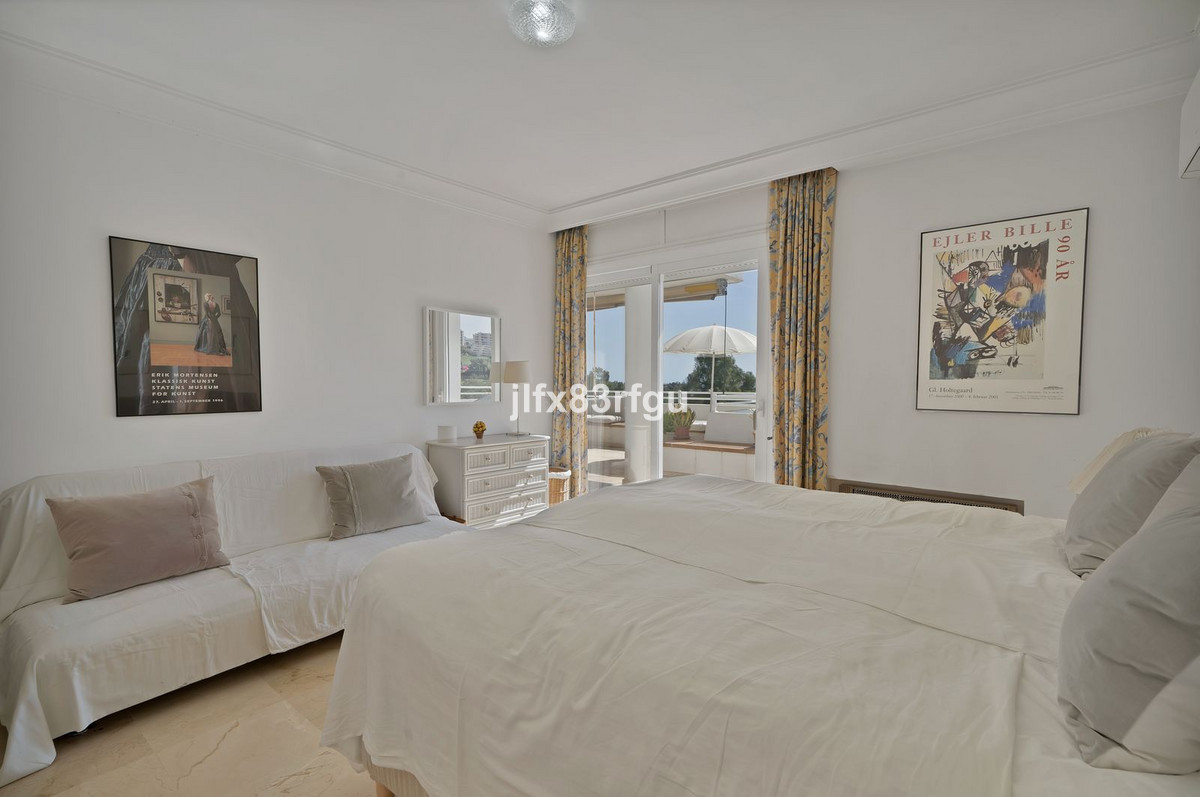 Tussenverdieping Appartement in Guadalmina Alta-15