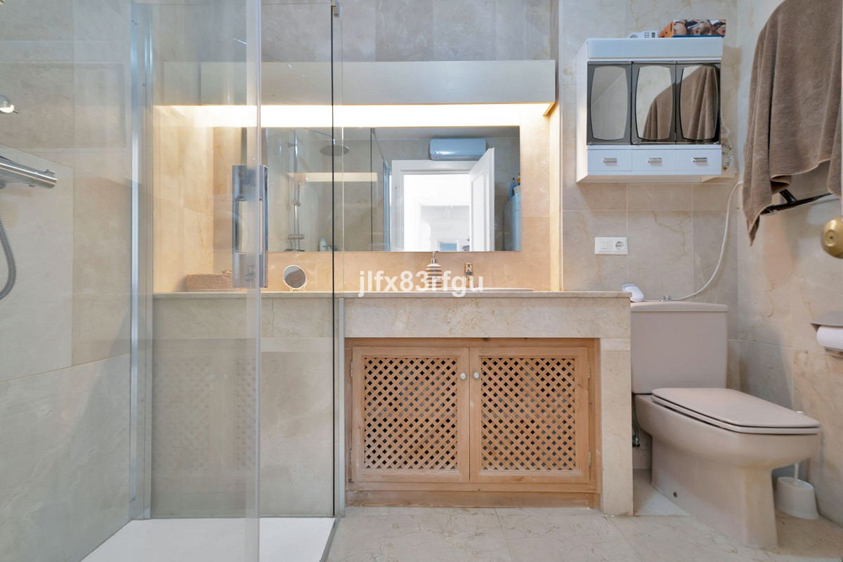 Tussenverdieping Appartement in Guadalmina Alta-17