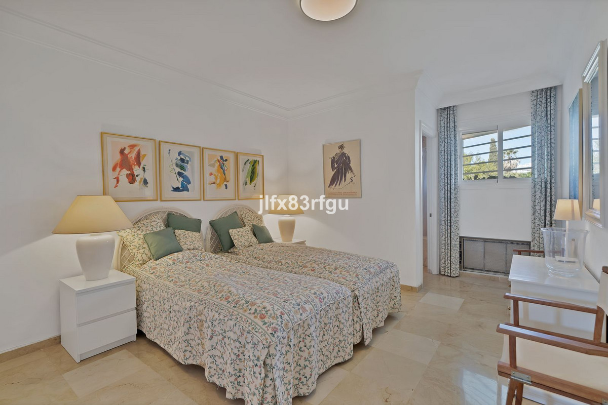 Tussenverdieping Appartement in Guadalmina Alta-19