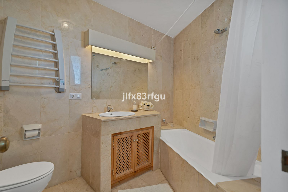 Tussenverdieping Appartement in Guadalmina Alta-21