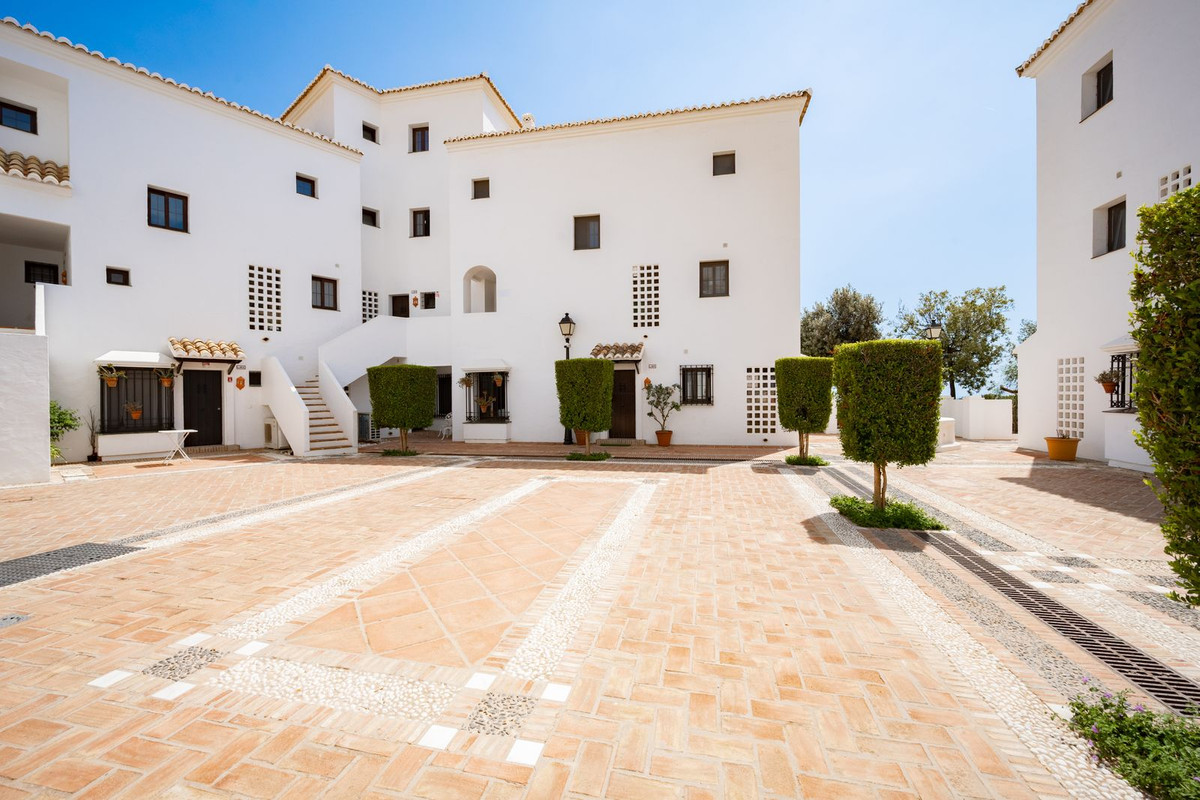 Appartement te koop in Altos de los Monteros | 4 slaapkamers H5024350