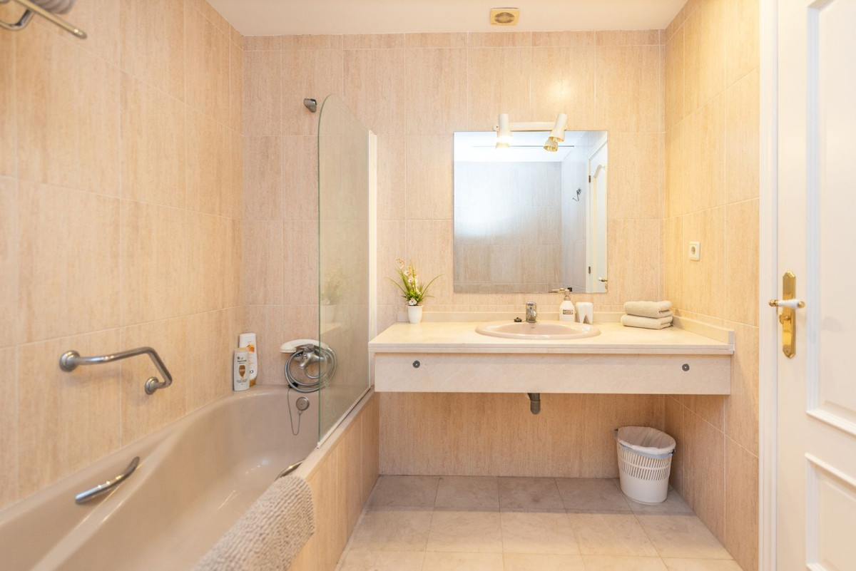 Appartement te koop in Marbella | 3 slaapkamers H5056615