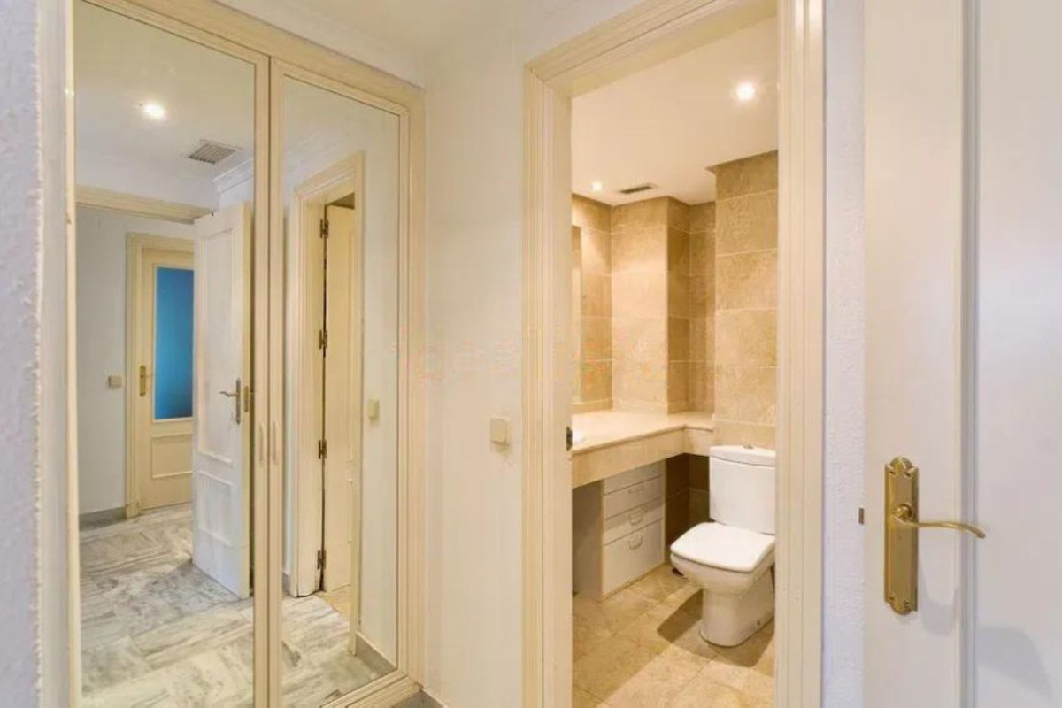 Appartement te koop in Marbella | 3 slaapkamers H5066938
