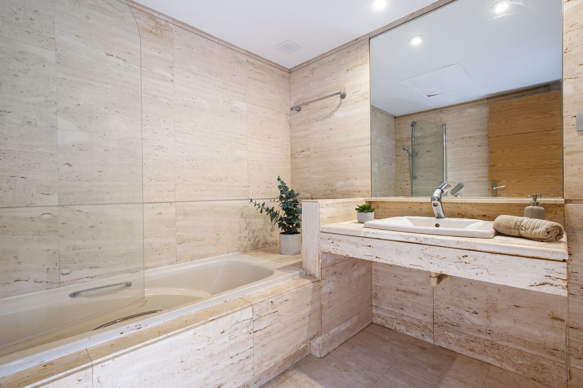 Apartment te koop in Marbella | 2 slaapkamers H5070340