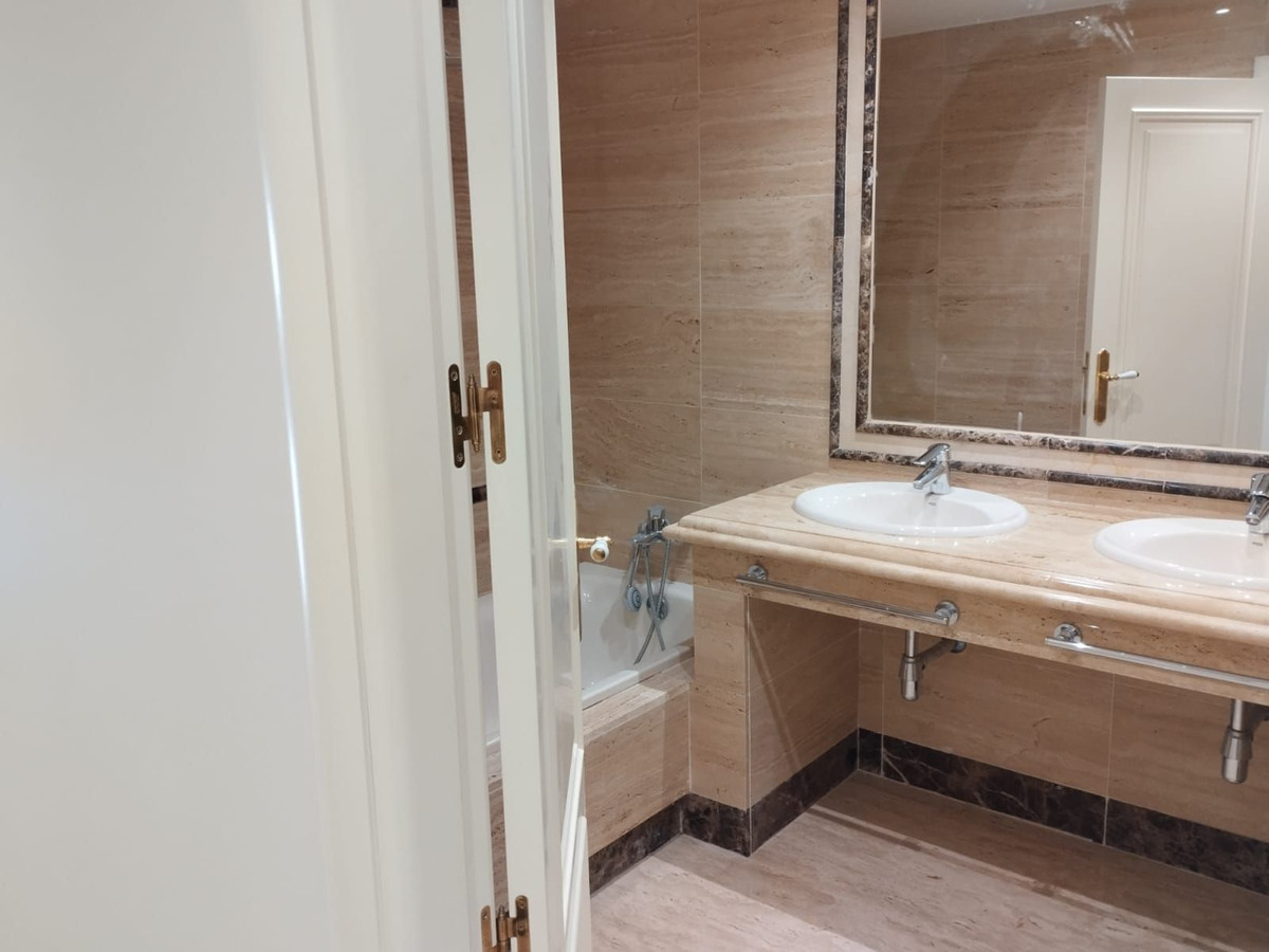 Appartement te koop in Marbella | 3 slaapkamers H5108431