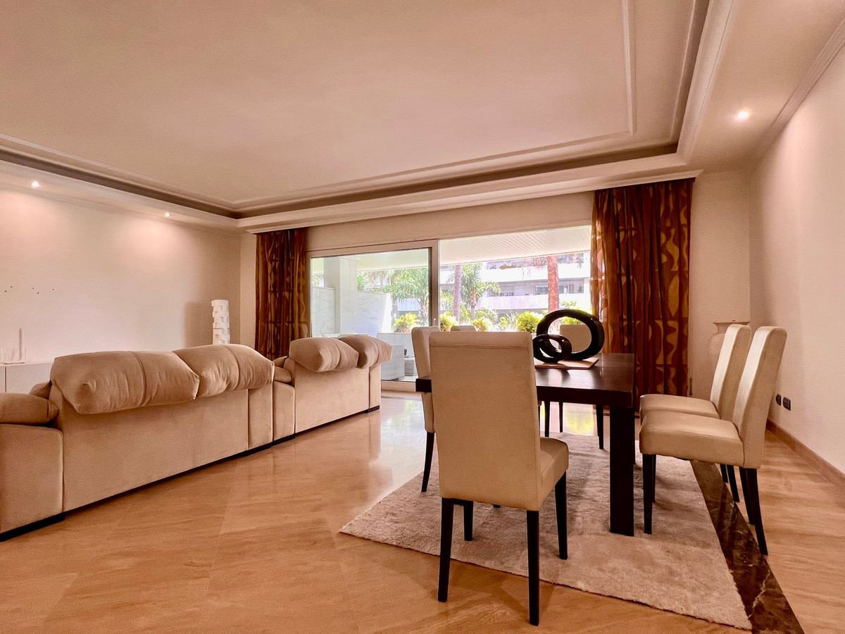 Appartement te koop in Marbella | 2 slaapkamers H5109196