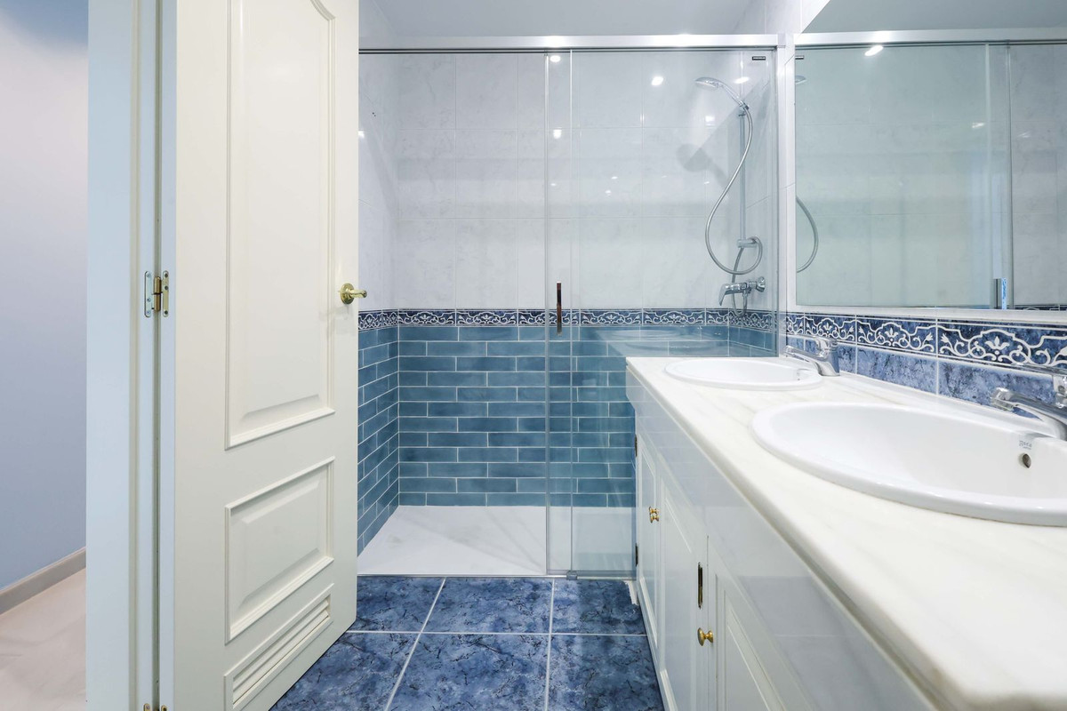 Apartment for sale in Marbella | 2 bedrooms H5111413