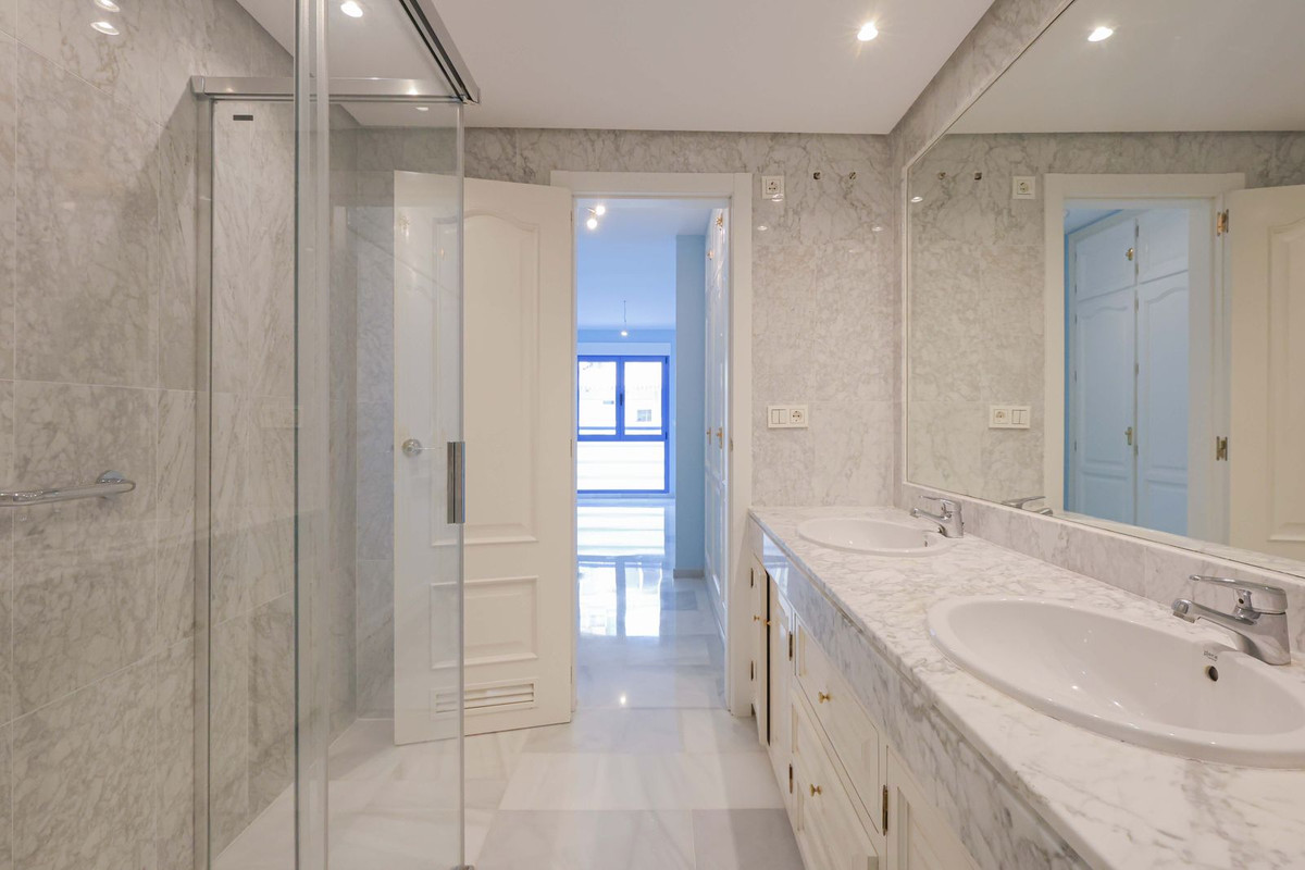 Apartment for sale in Marbella | 2 bedrooms H5111413
