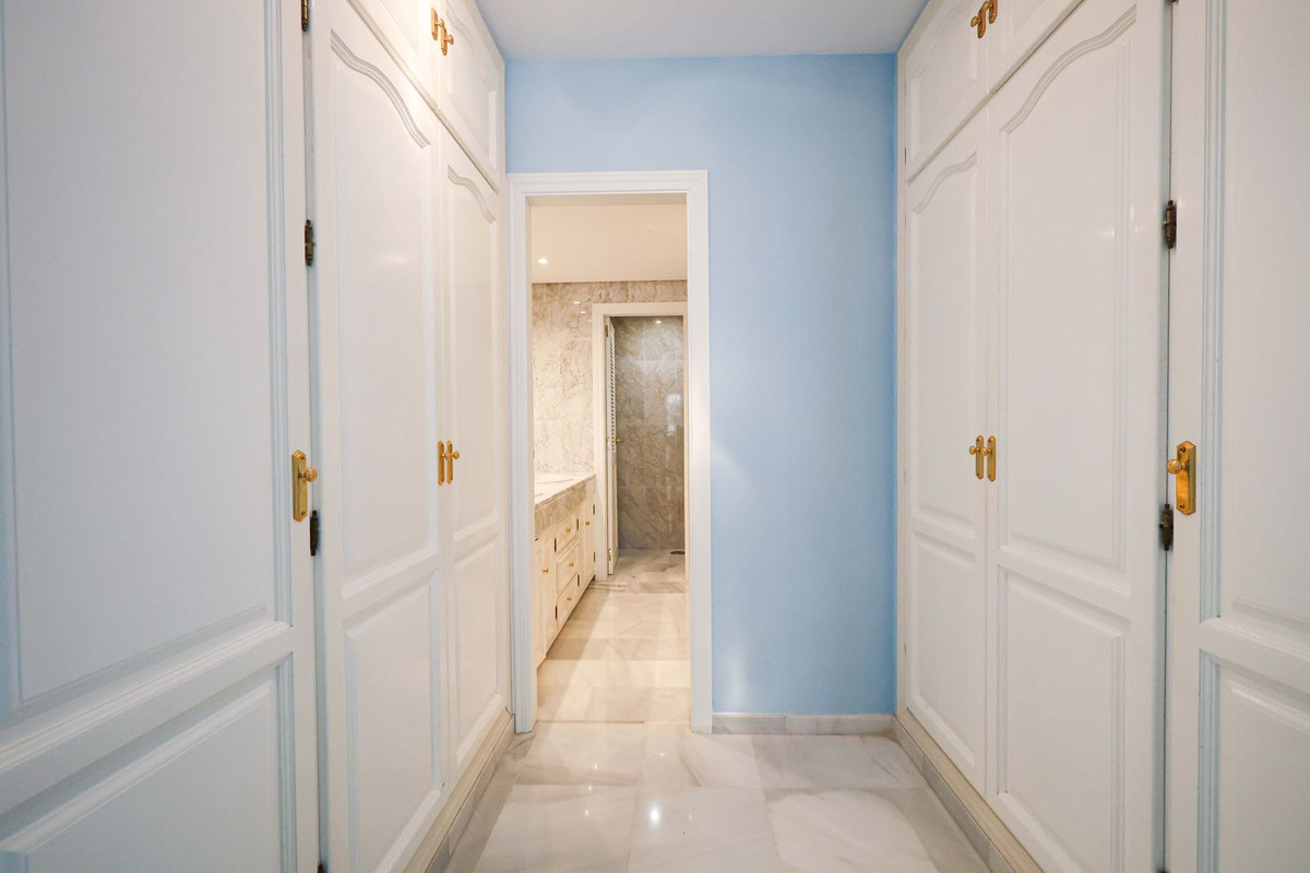 Apartment for sale in Marbella | 2 bedrooms H5111413