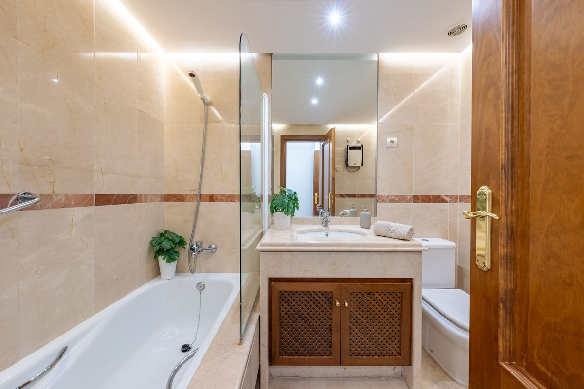 Appartement te koop in Marbella | 2 slaapkamers H5140864