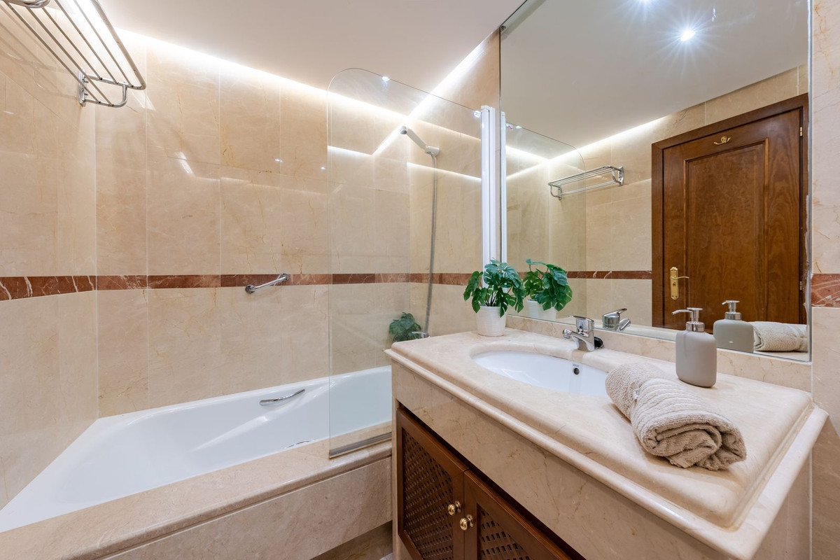 Appartement te koop in Marbella | 2 slaapkamers H5140864