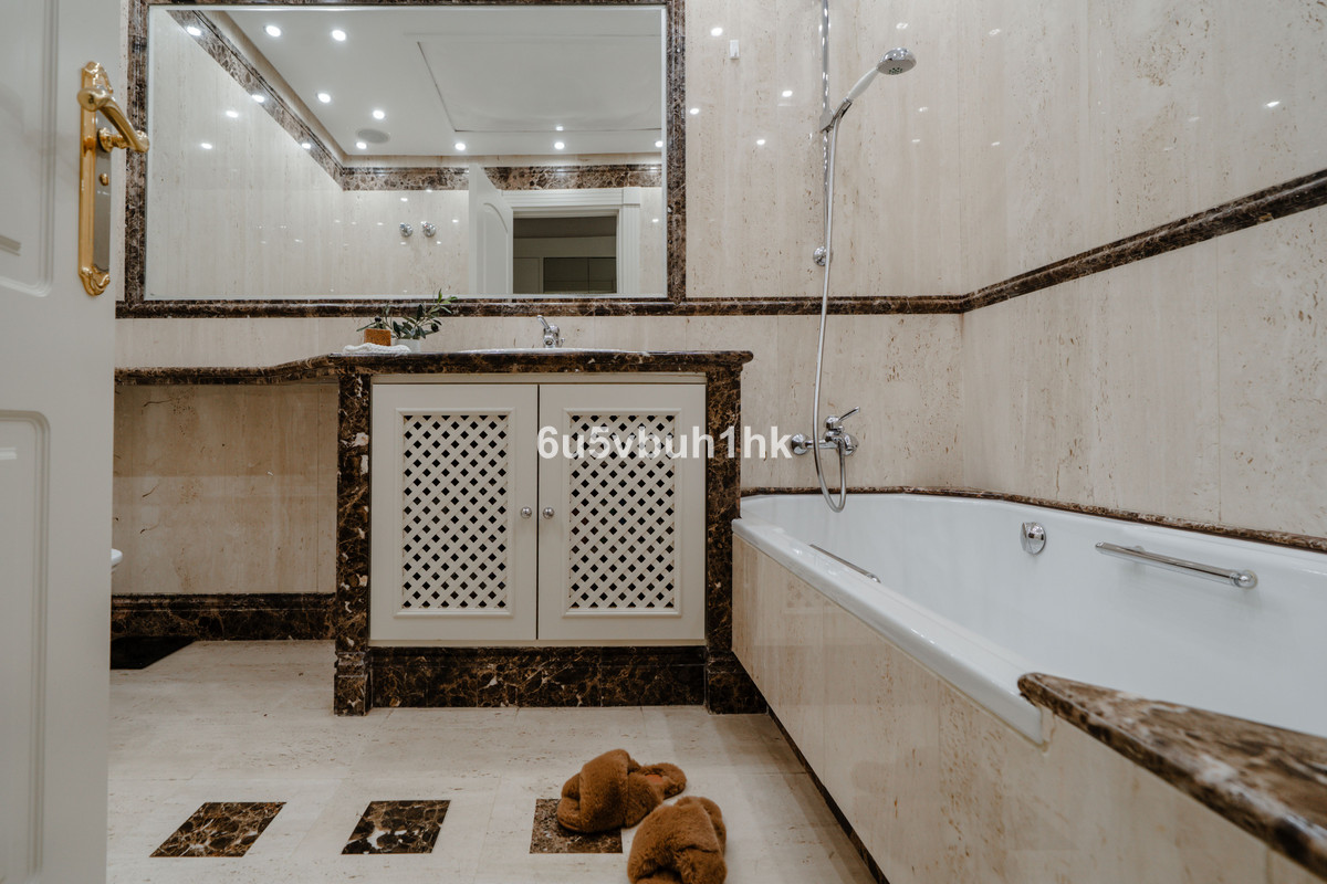 Appartement te koop in Marbella | 2 slaapkamers H5182174