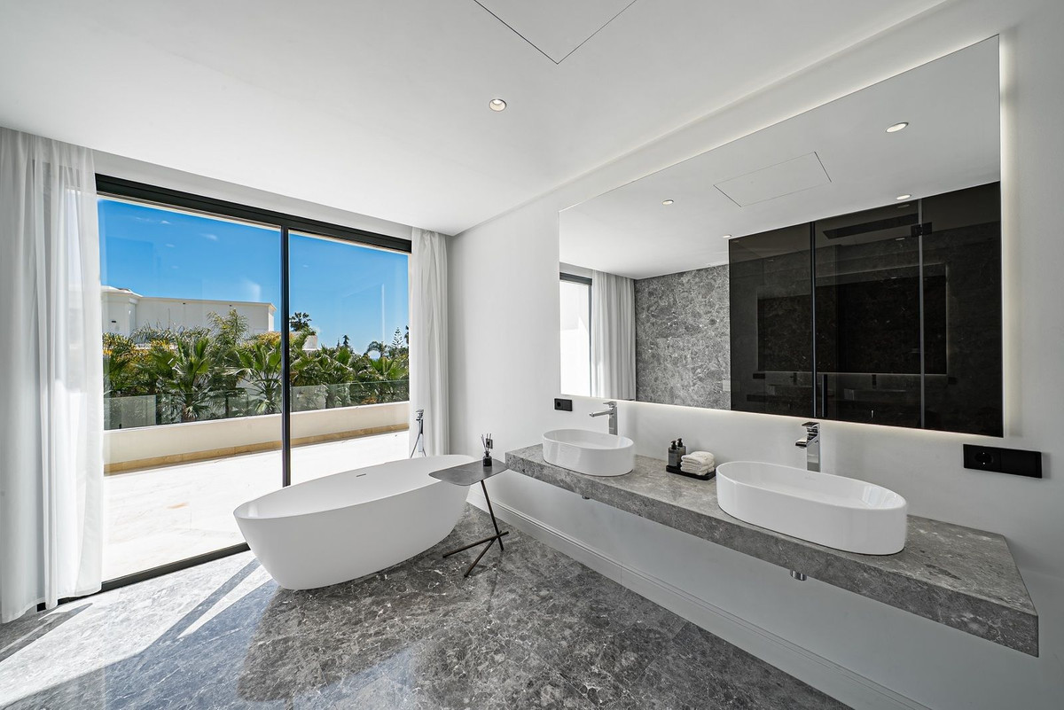 Huis te koop in Marbella | 5 slaapkamers H5259418