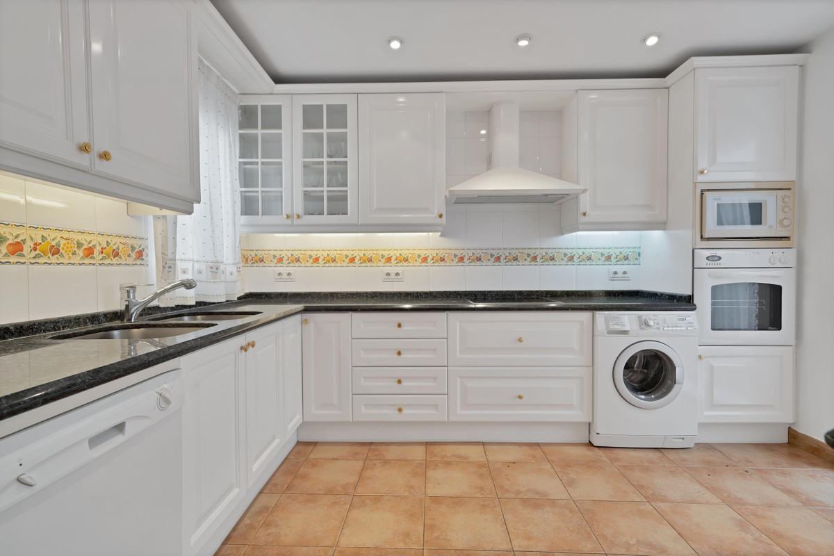 Appartement te koop in Marbella | 3 slaapkamers H5283316