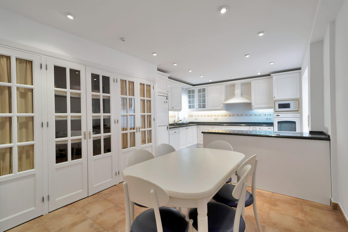 Appartement te koop in Marbella | 3 slaapkamers H5283316