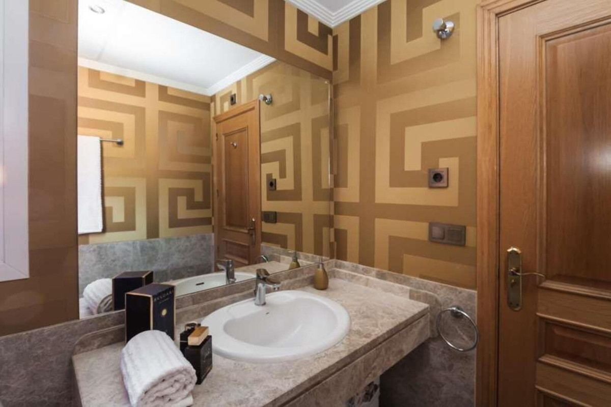 Penthouse te koop in Marbella | 3 slaapkamers H5285788