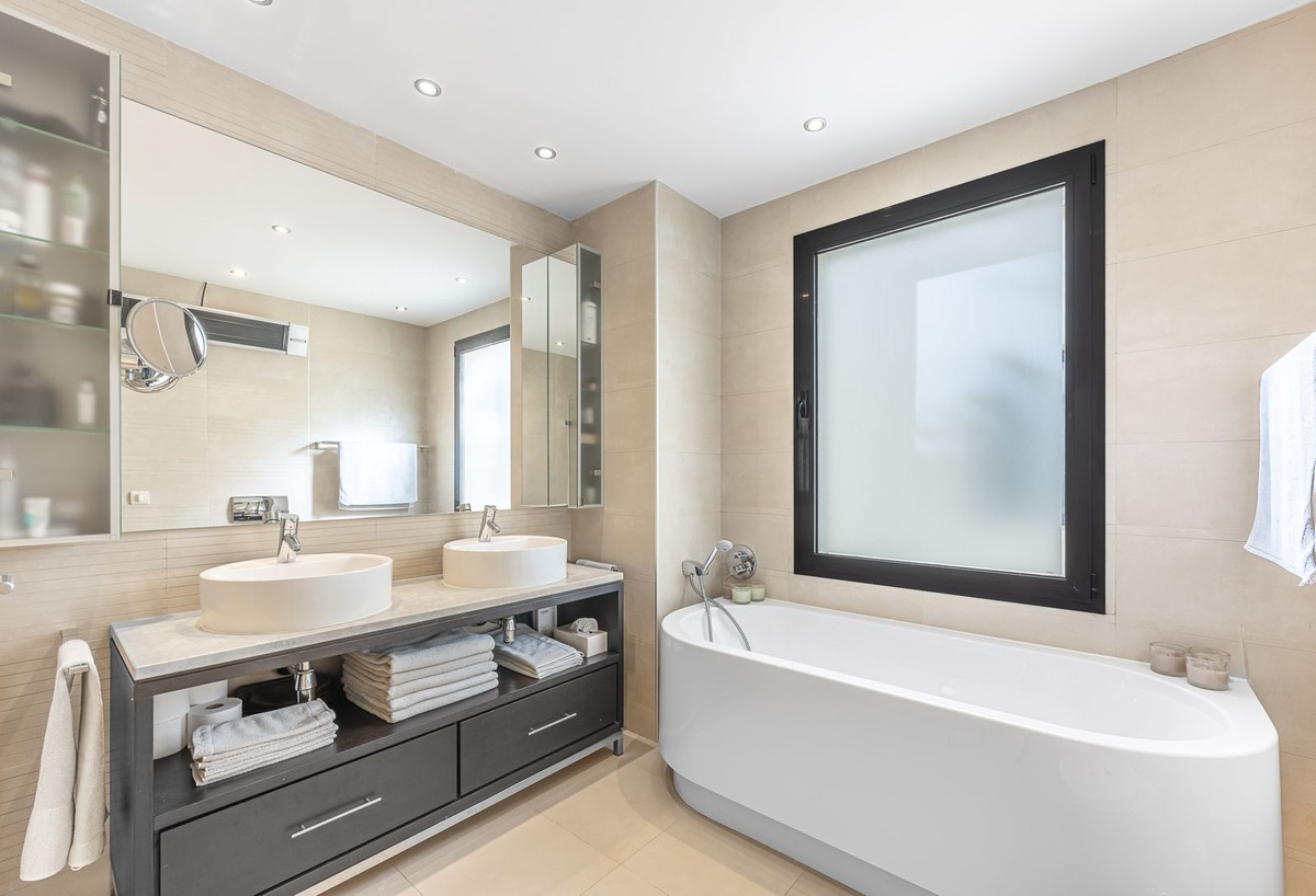 Appartement te koop in Marbella | 3 slaapkamers H5311732