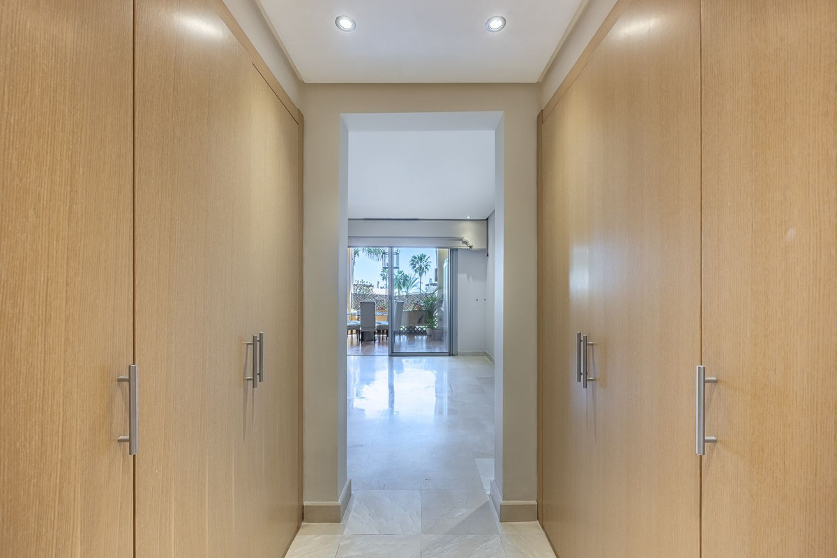 Appartement te koop in Marbella | 2 slaapkamers H5353435