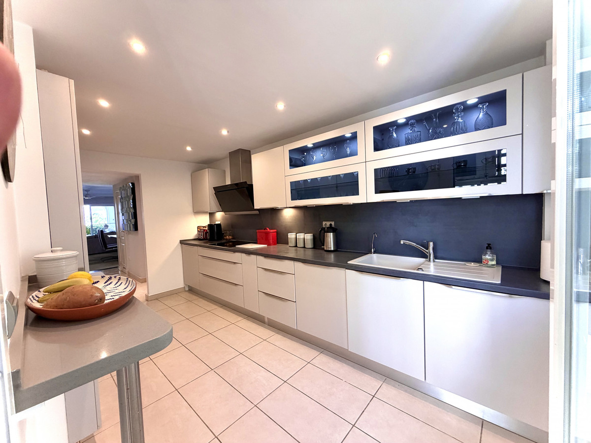 Appartement te koop in Marbella | 3 slaapkamers H5366302