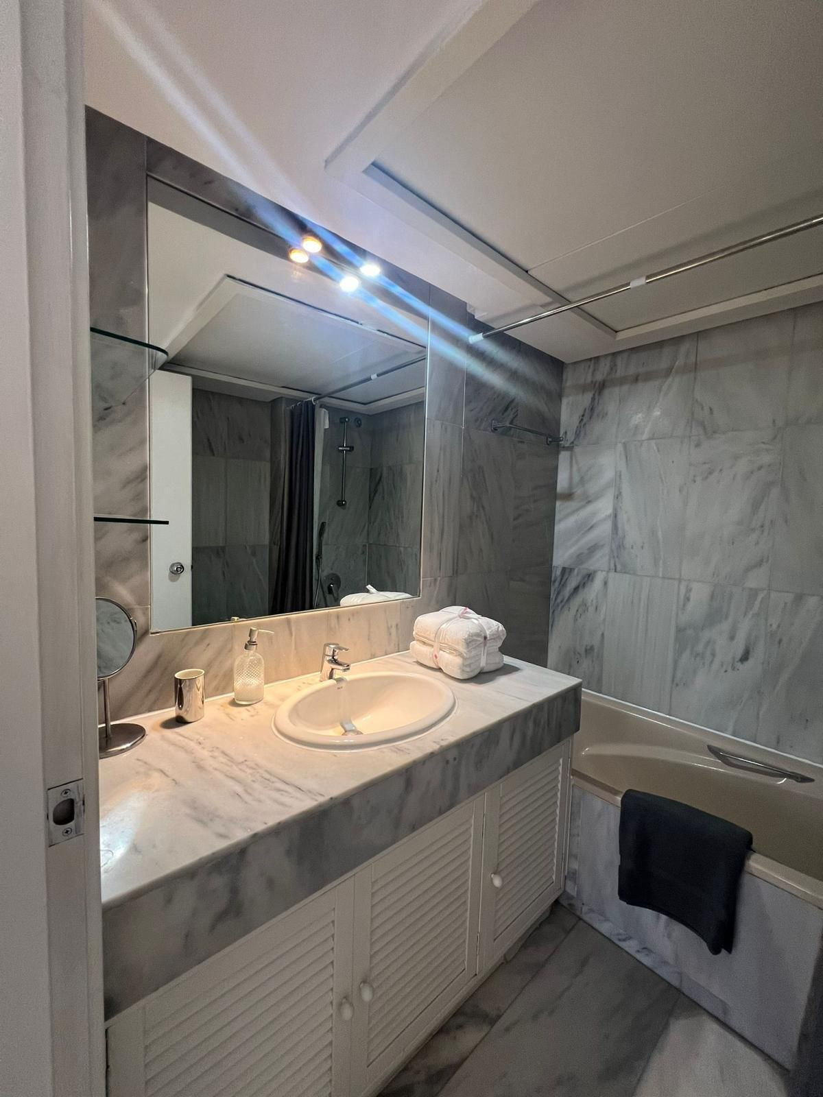 Duplex te koop in Marbella | 2 slaapkamers H5366953