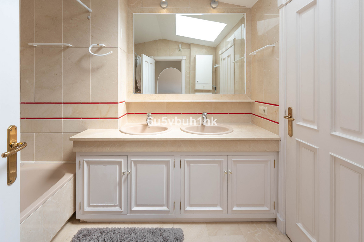 Appartement te koop in Marbella | 3 slaapkamers H5368732