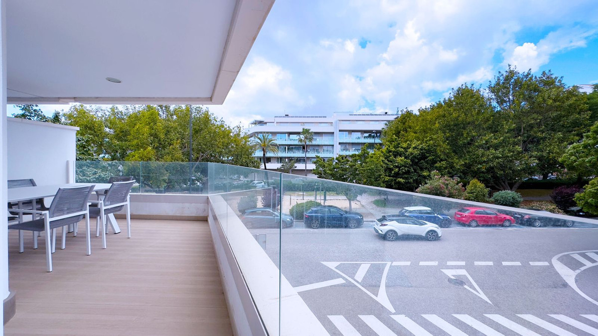 Appartement te koop in Marbella | 3 slaapkamers H5380003