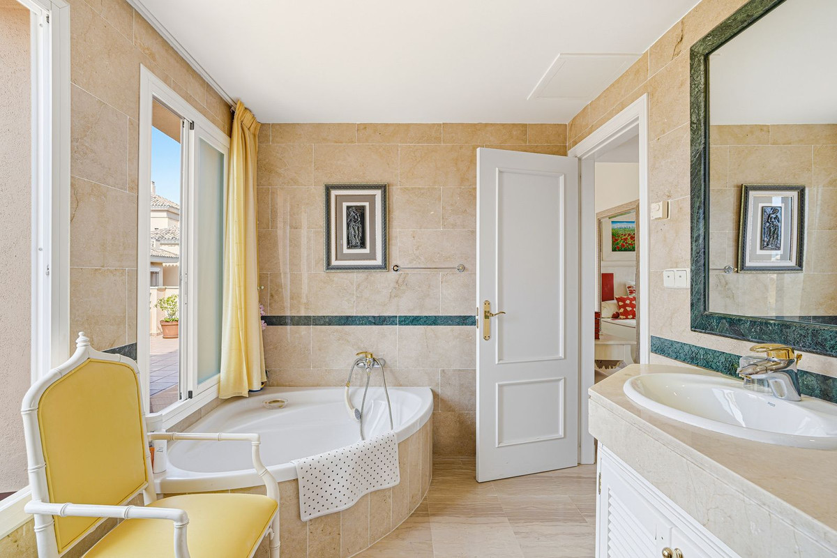 Appartement te koop in Marbella | 4 slaapkamers H5382913