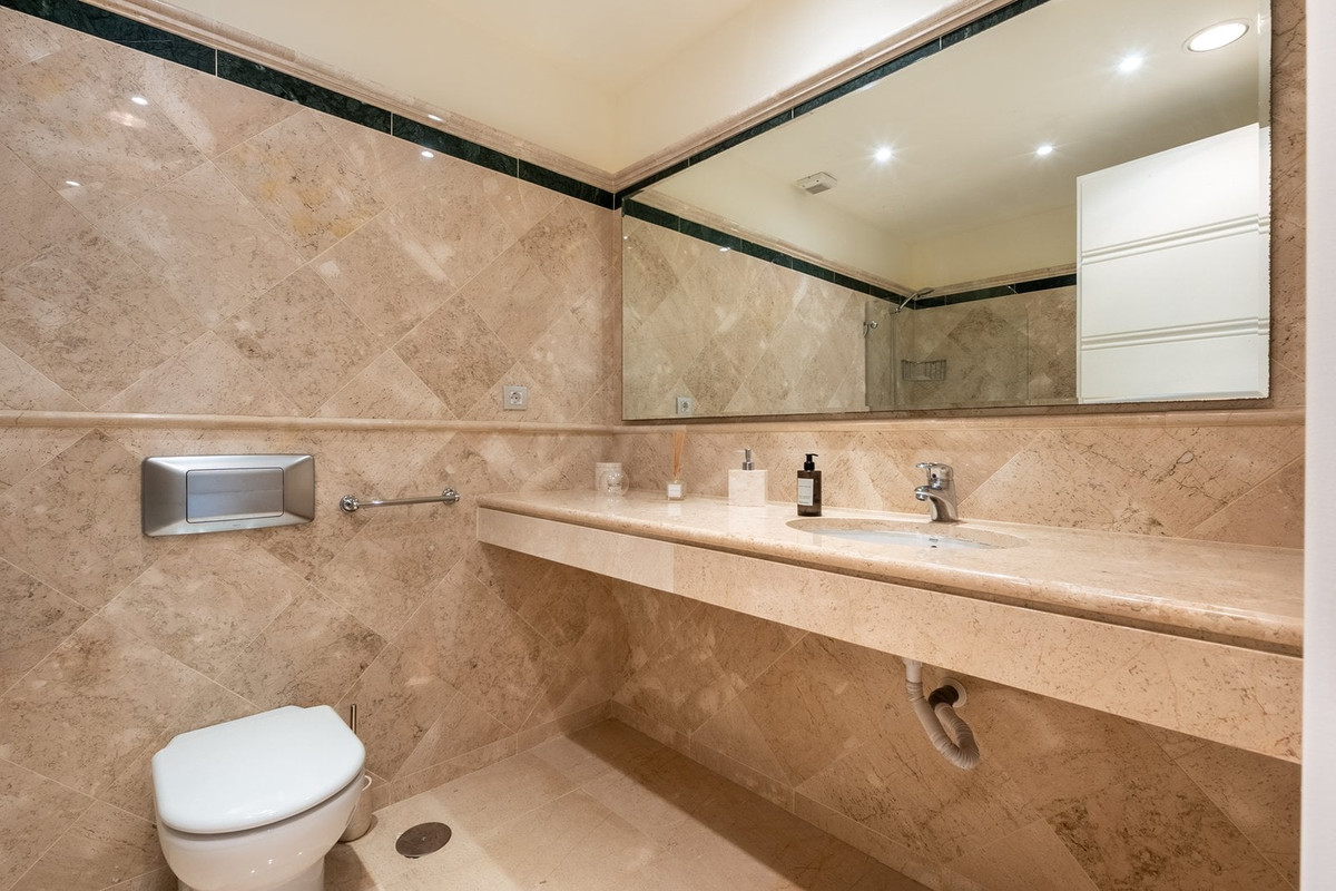 Appartement te koop in Marbella | 3 slaapkamers H5384086