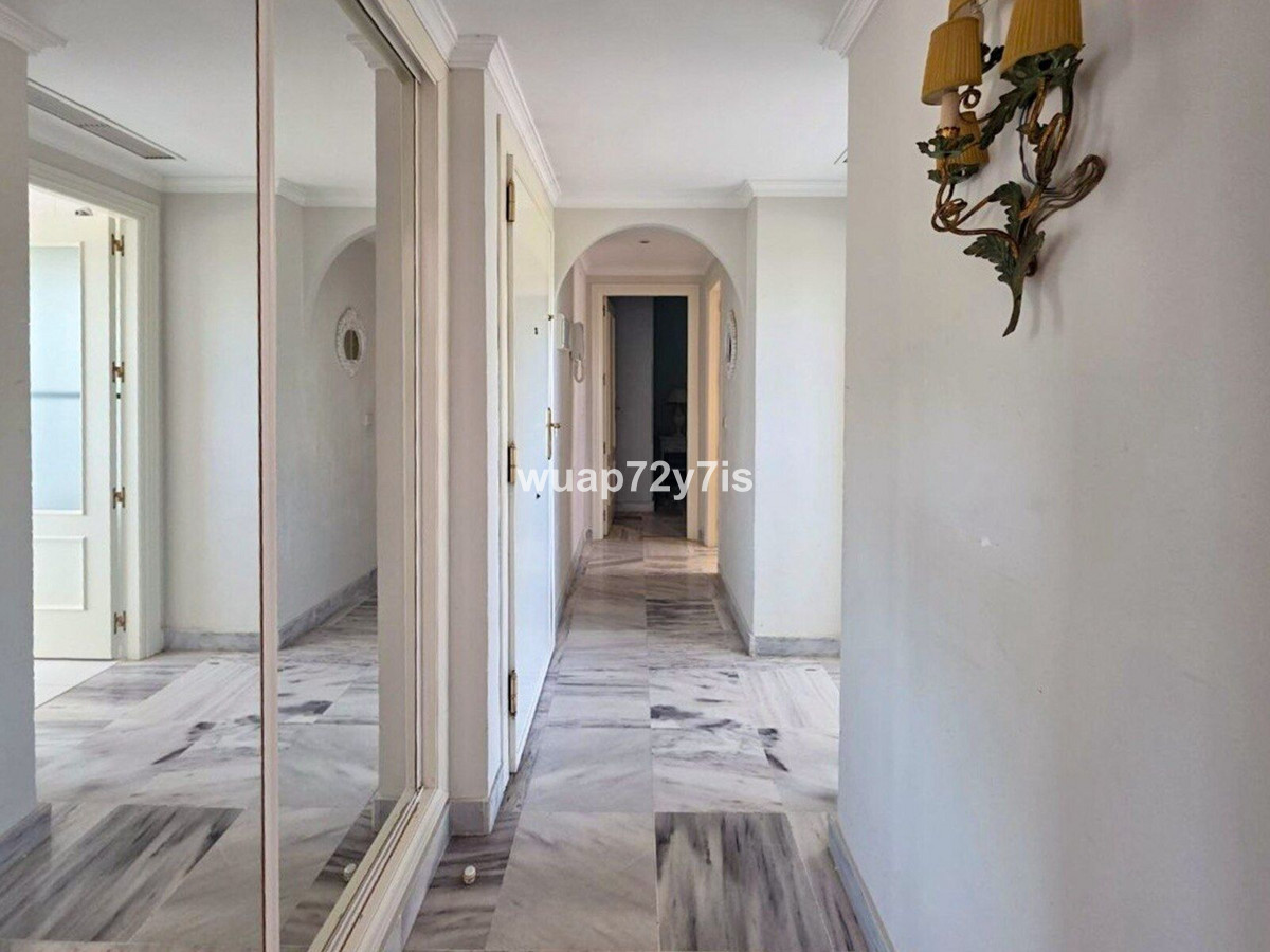 Penthouse te koop in Marbella | 2 slaapkamers H5387920
