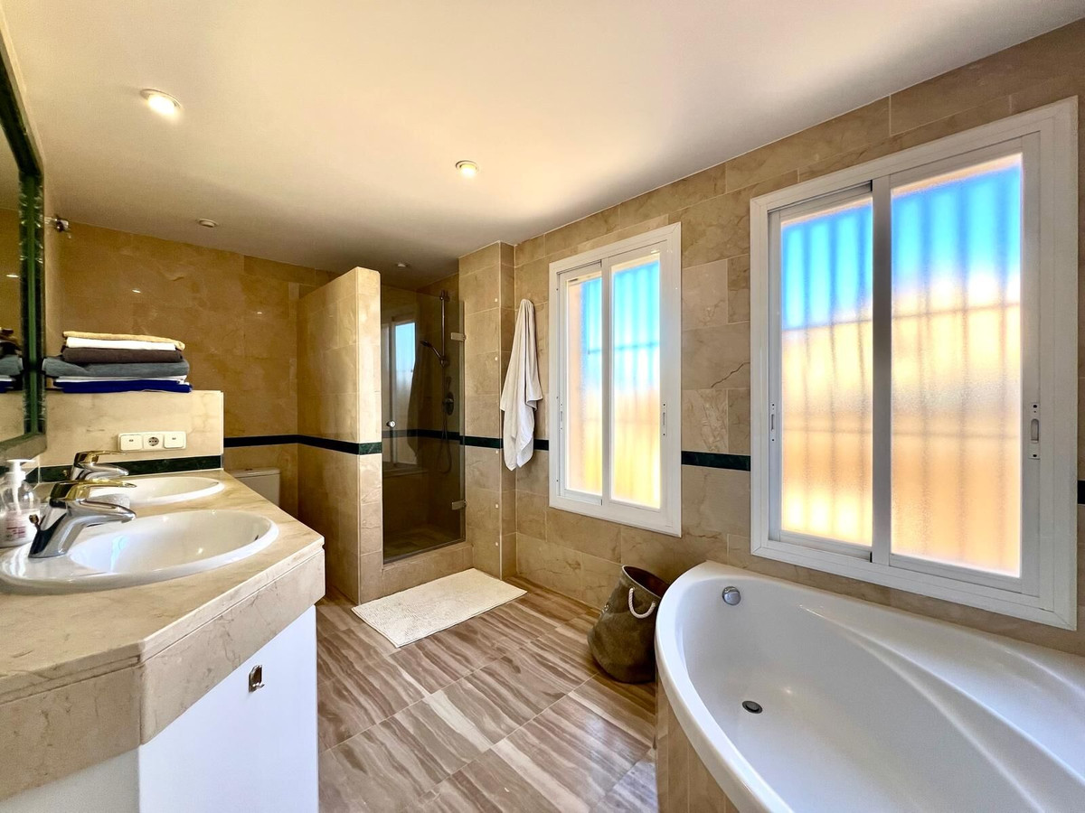Penthouse te koop in Marbella | 4 slaapkamers H5391745
