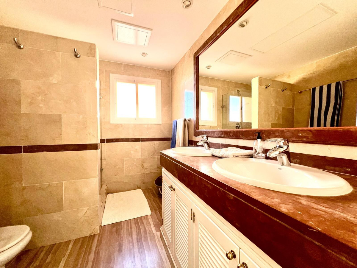 Penthouse te koop in Marbella | 4 slaapkamers H5391745