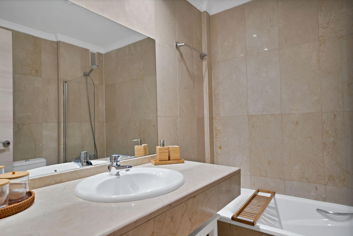 Appartement te koop in Marbella | 2 slaapkamers H5392231