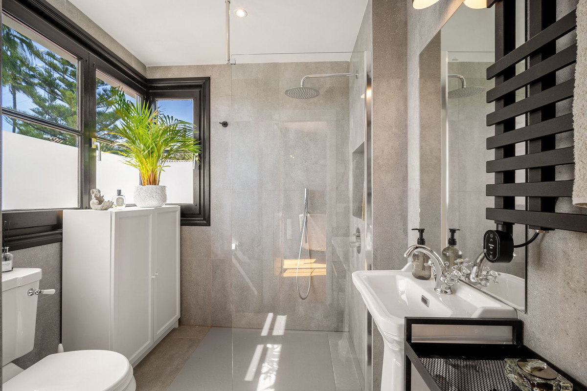 Huis te koop in Marbella | 4 slaapkamers H5395765